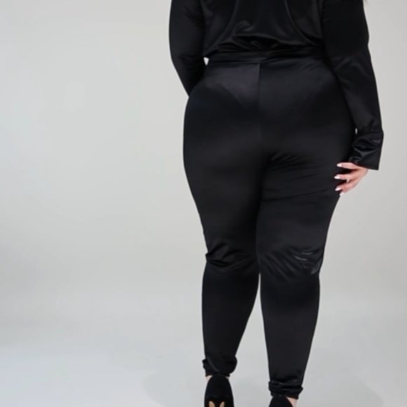 BODYSUIT SET - Picture 2 of 3